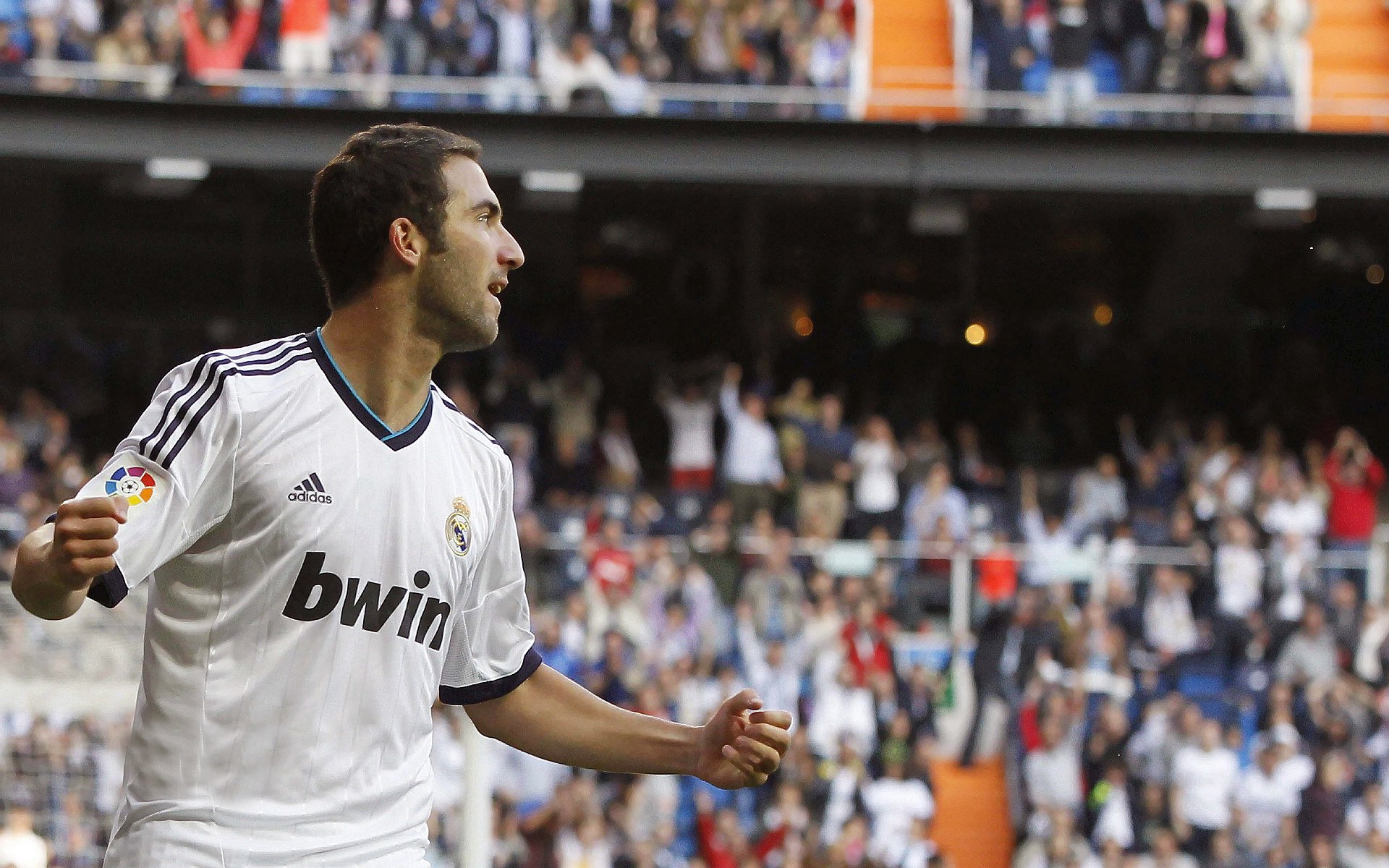 巴塞罗那夺得西甲冠军，哈维执教成果显著，巴塞罗那 哈维